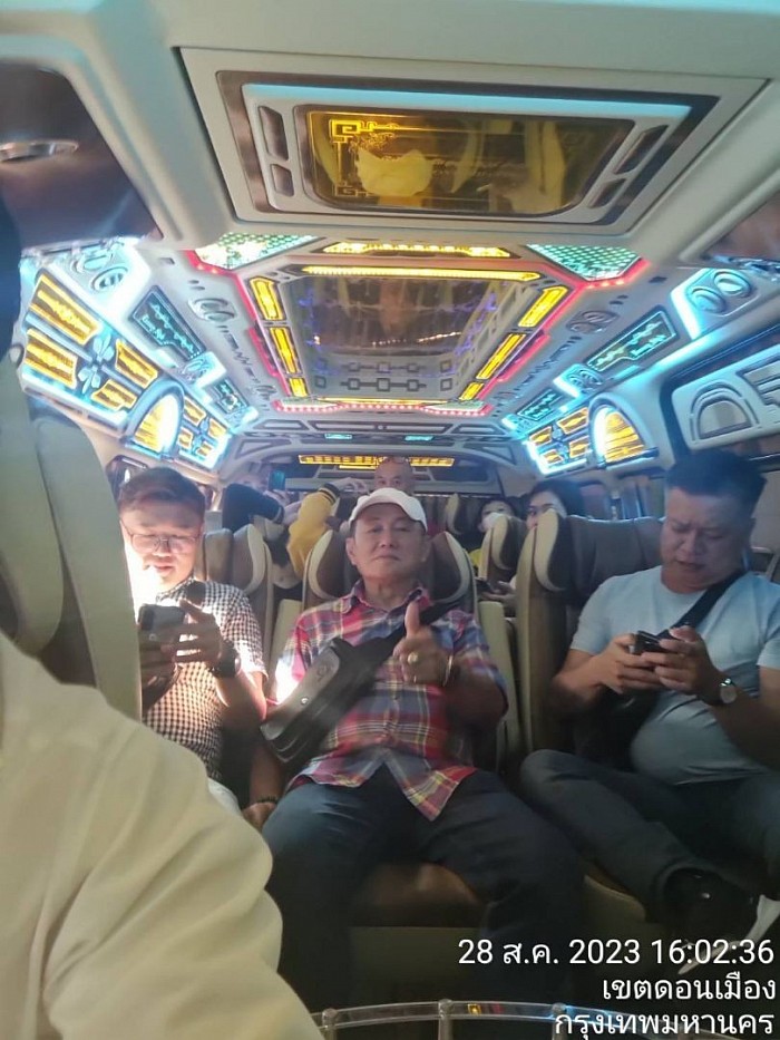 Bangkok van rental with driver